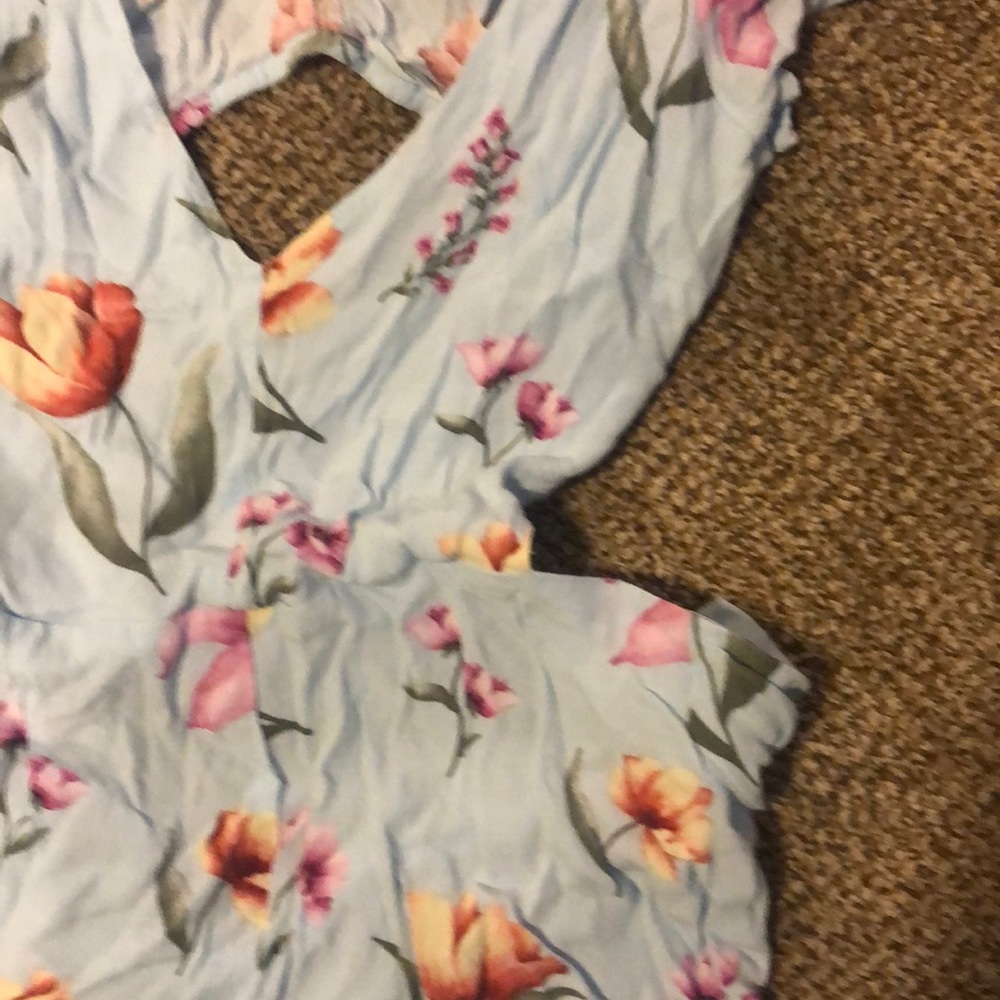 Romper - Picture 2 of 4